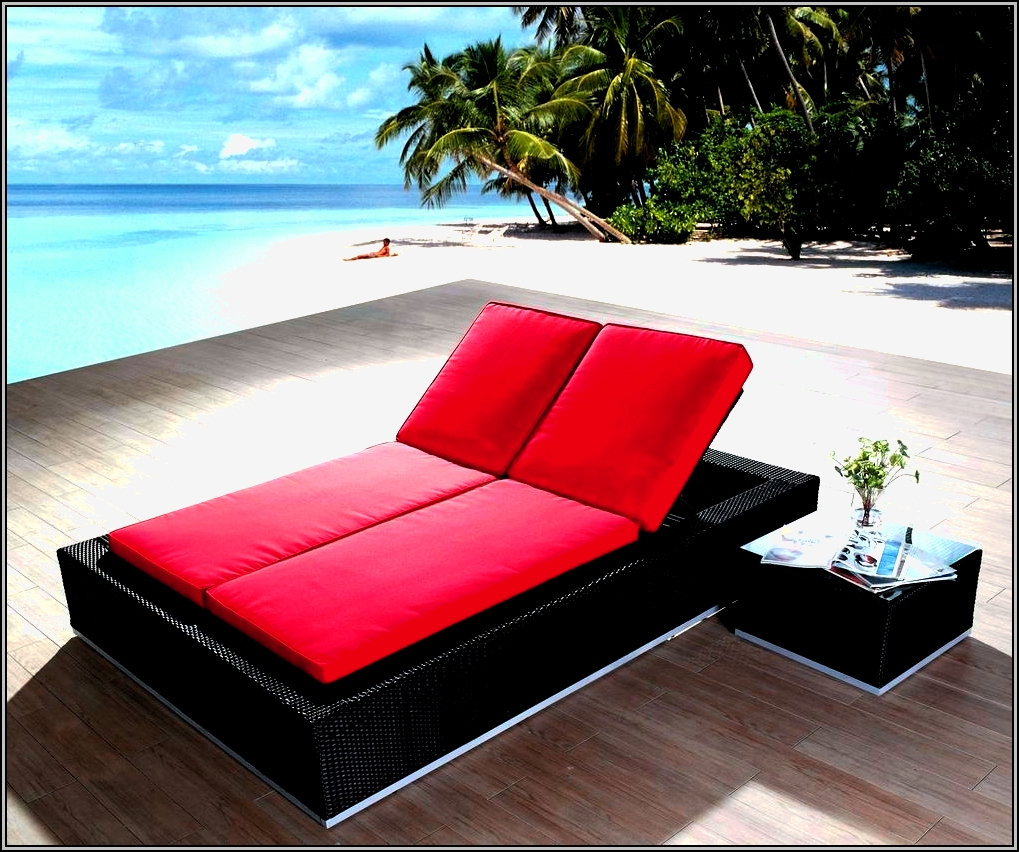 Modern Pool Lounge Chairs