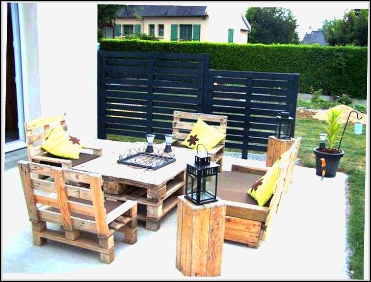 Outdoor Patio Furniture Made From Pallets