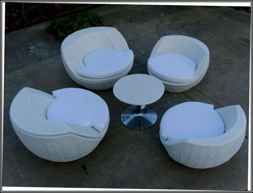 White Wicker Outdoor Furniture