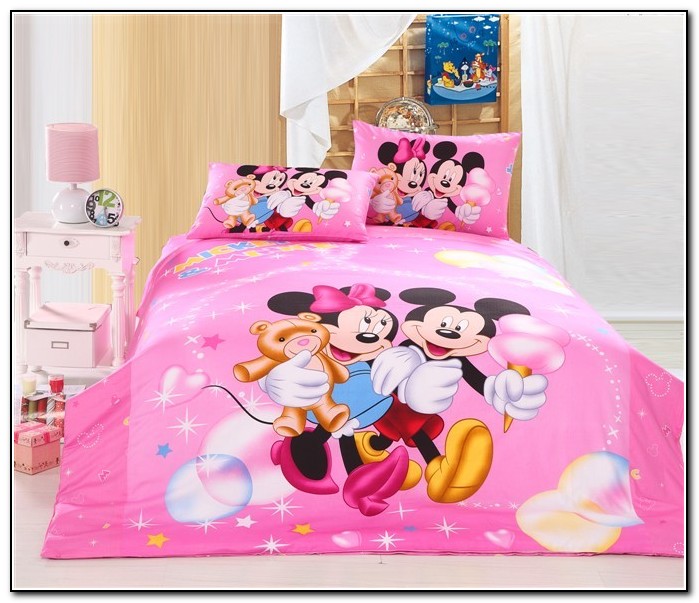 Minnie Mouse Full Size Bedding Set