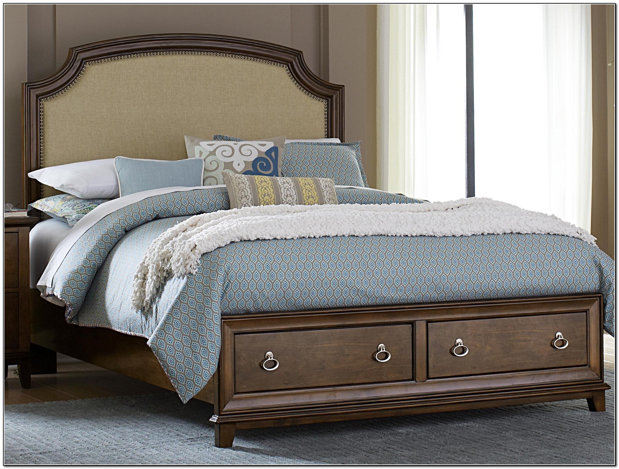 Upholstered King Bed With Footboard