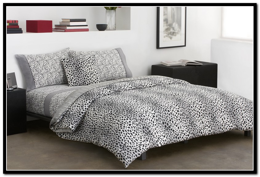 Cheetah Print Bed Set Full Size
